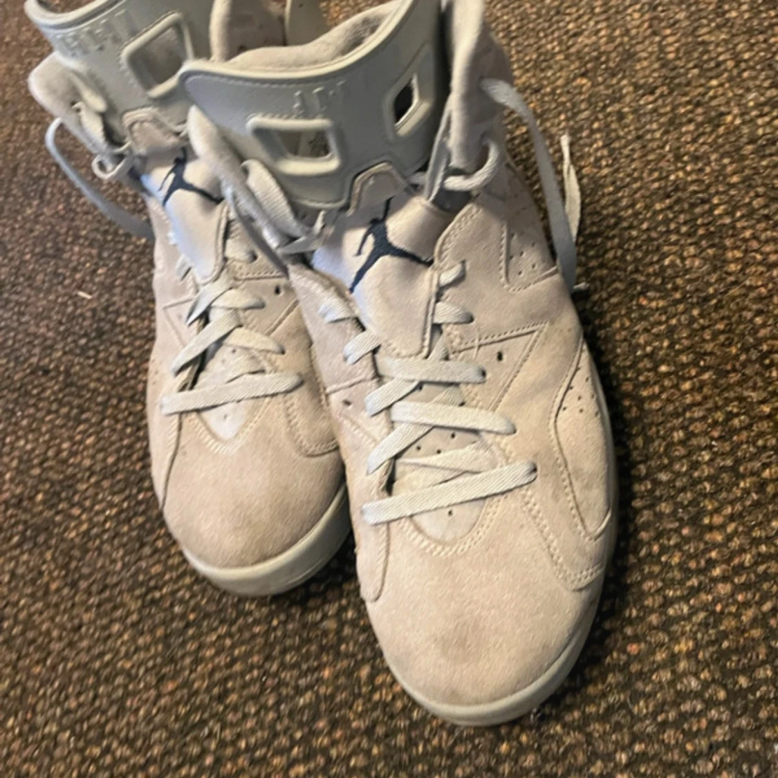 Grå Nike Air Jordans 6