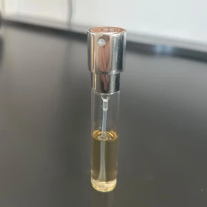 V Canto Stricnina Edp 8ml - Förvarad mörkt och svalt. 