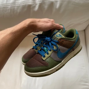 Nike dunk low cocoa wow - Snygga dunks perfekta till höst och vinter, tål att bli skitiga. Knappt använda. Nike dunk bruna