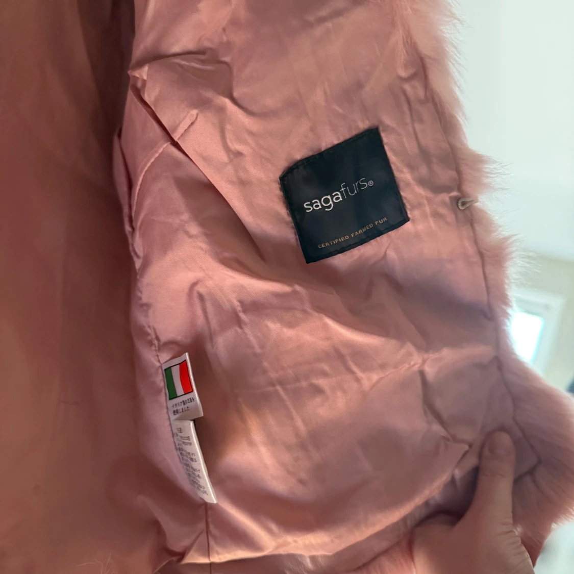 Rosa pälsjacka från Saga Furs - 2