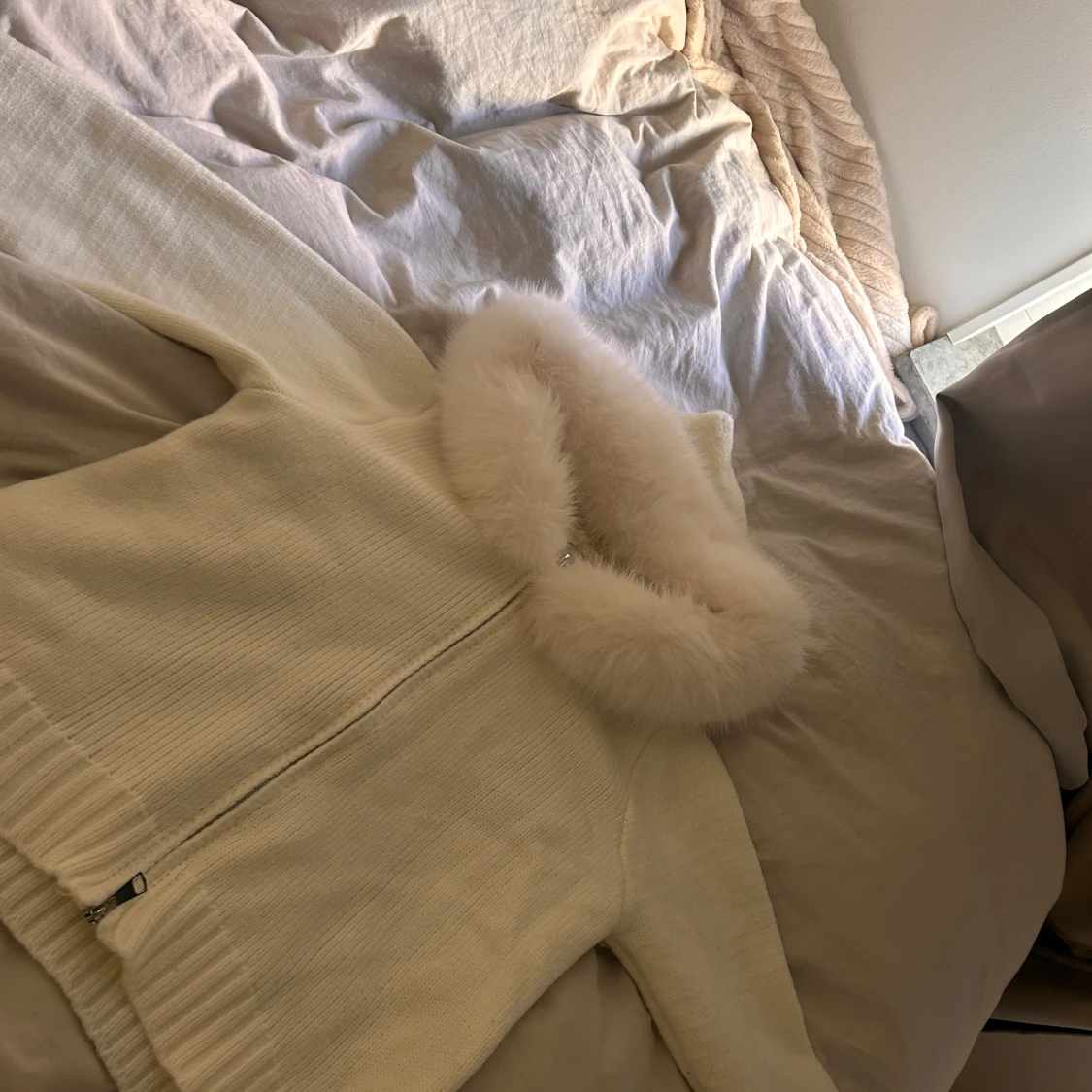 Vit pälsjacka🤍 - 1