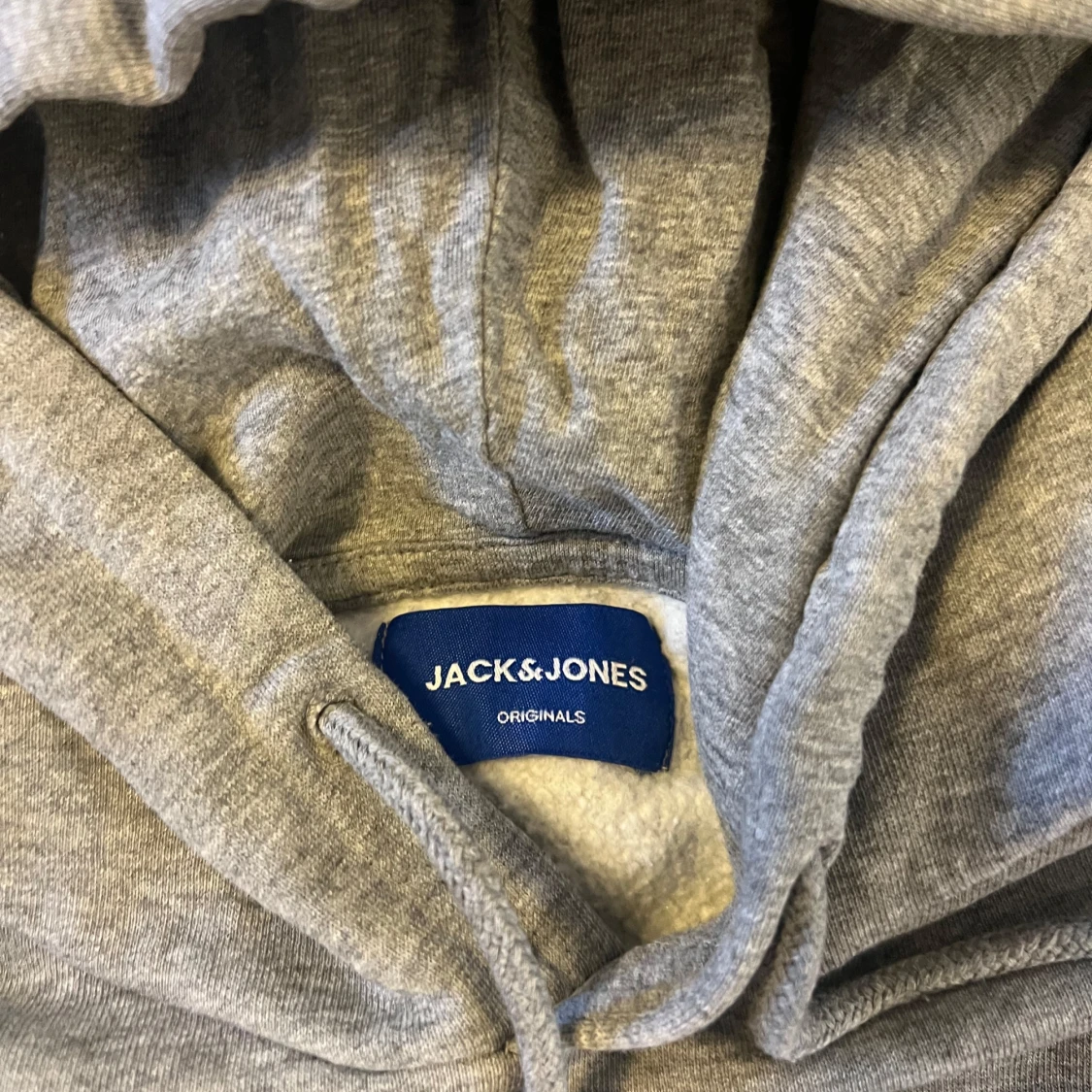 Grå hoodie från Jack & Jones  - 1
