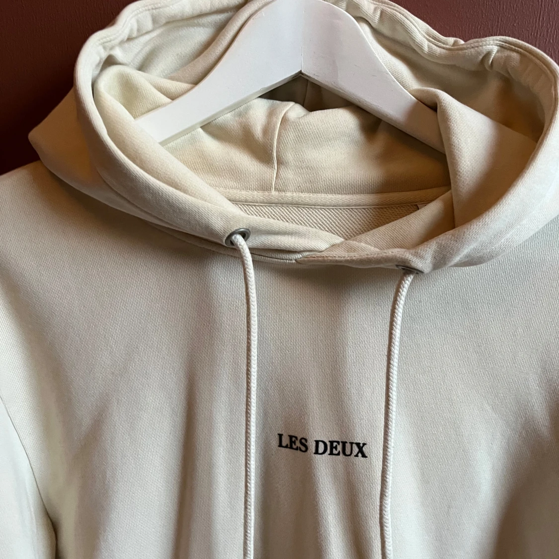 Beige hoodie från Les Deux - 1