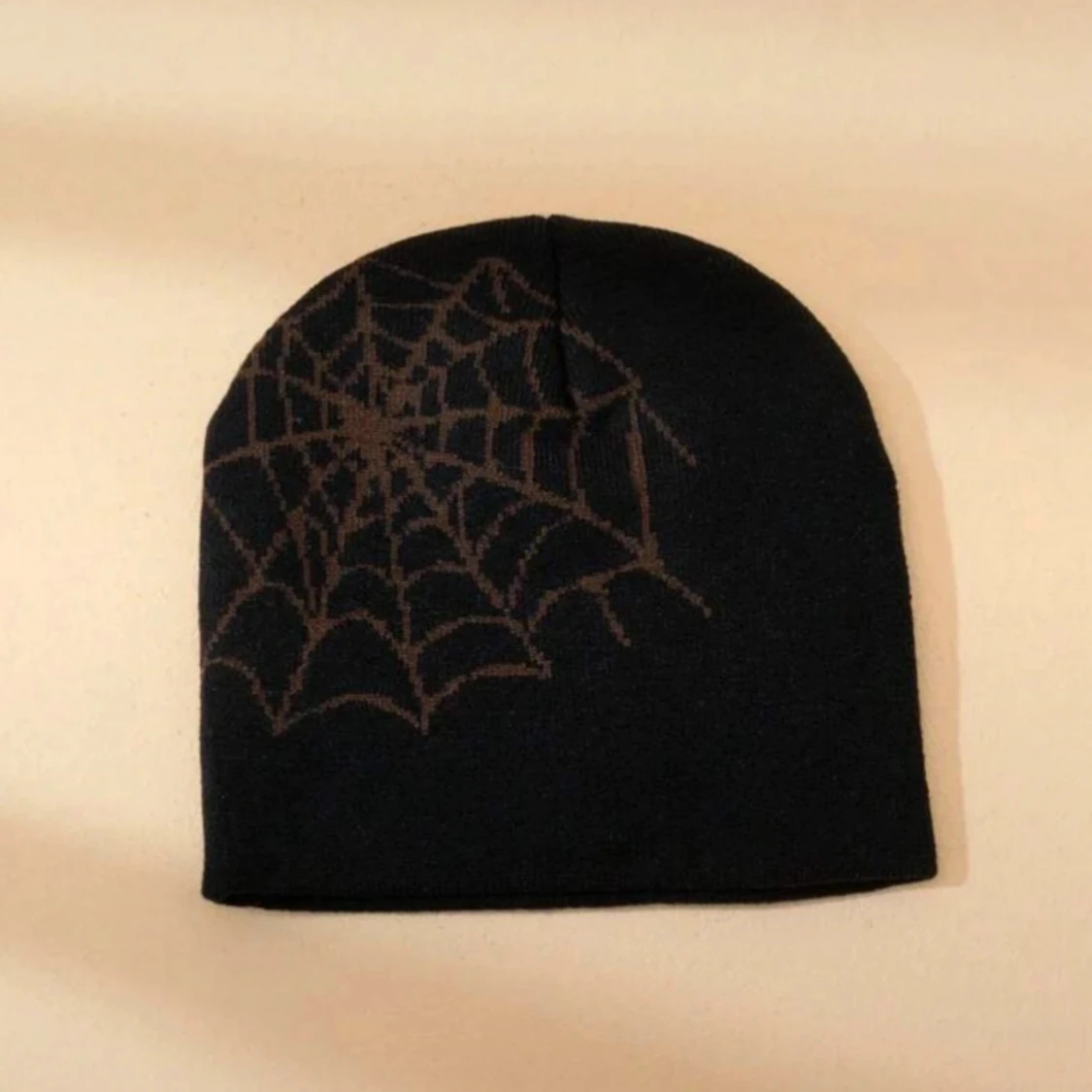 Svart och brun beanie - 2