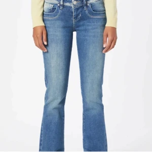 Ltb jeans - Jätte snygga Ltb jeans storlek W25, 32, dom är lite slitna på vissa ställen men annars bra skick! Skriv för bilder💕