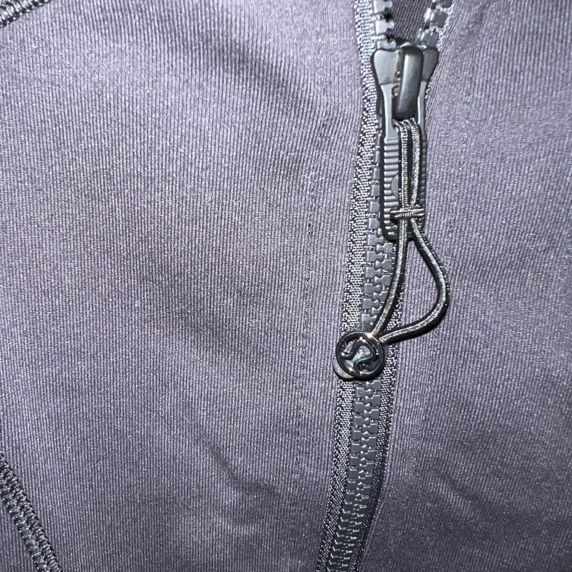 Svart jacka från Lululemon - 2