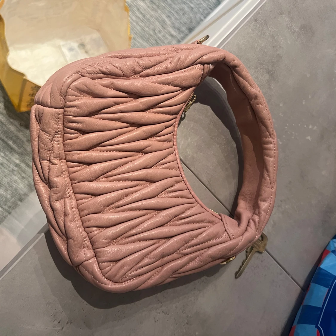 Rosa axelväska från Miu Miu - 1