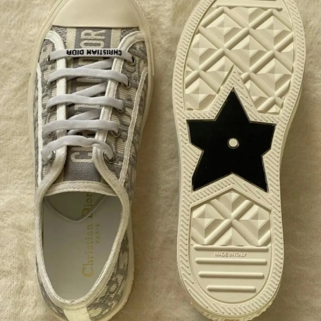 Grå sneakers från Christian Dior - 3