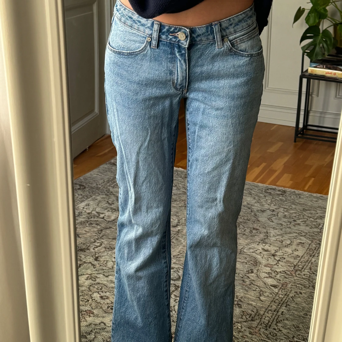 Blå Abrand Jeans med utsvängd passform - 4