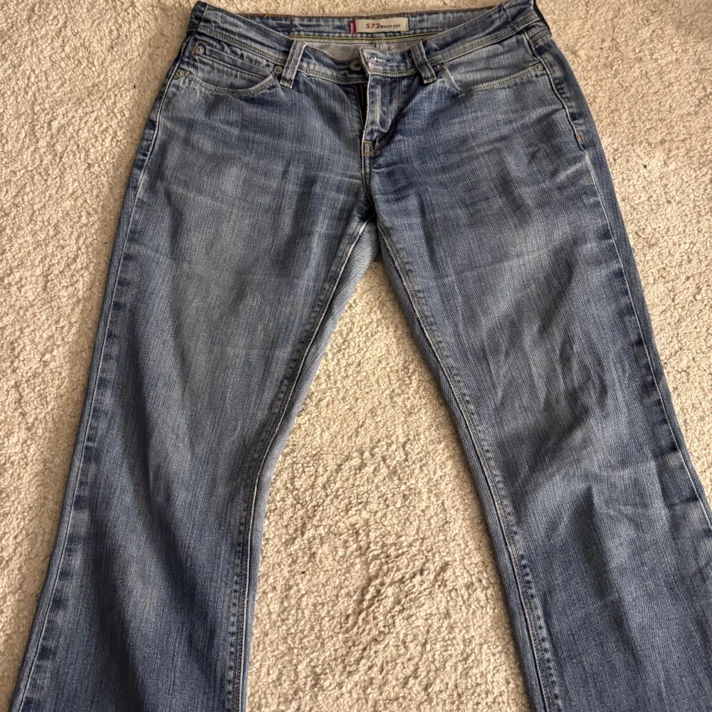 Säljer ett par jeans som jag aldrig använt mycket bra skick. Farkut & Housut.