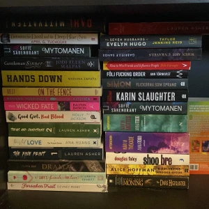 Böcker - Priset varierar beroende på vilken bok man vill ha🫶🏼