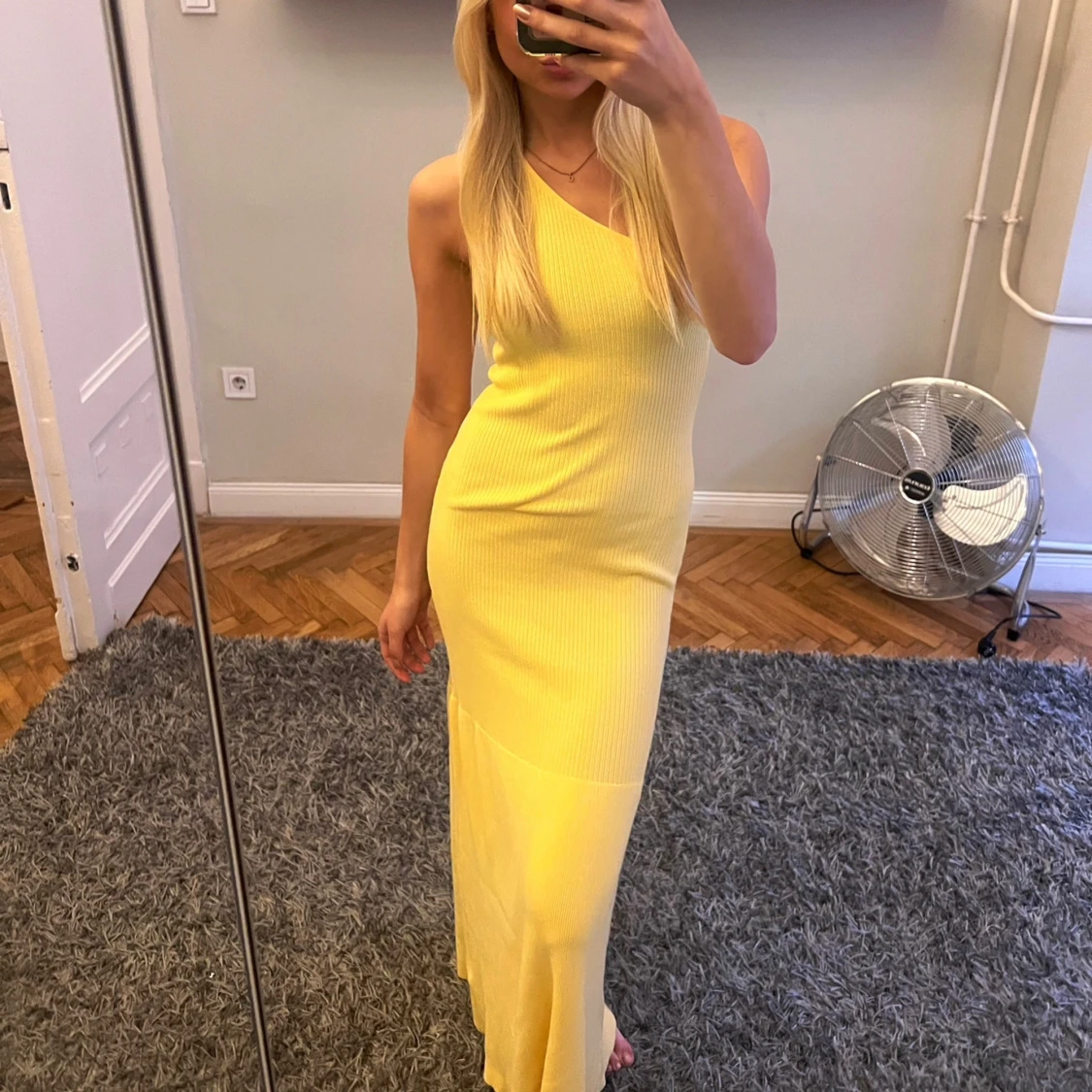 Gul långklänning nakd 