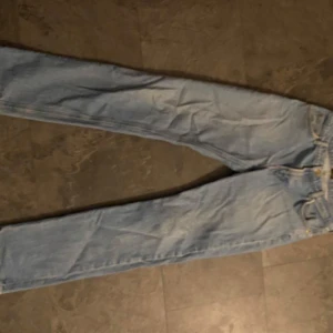 Lee jeans - Jeans från märket Lee, modell west i storlek W29L32. Skick 9/10