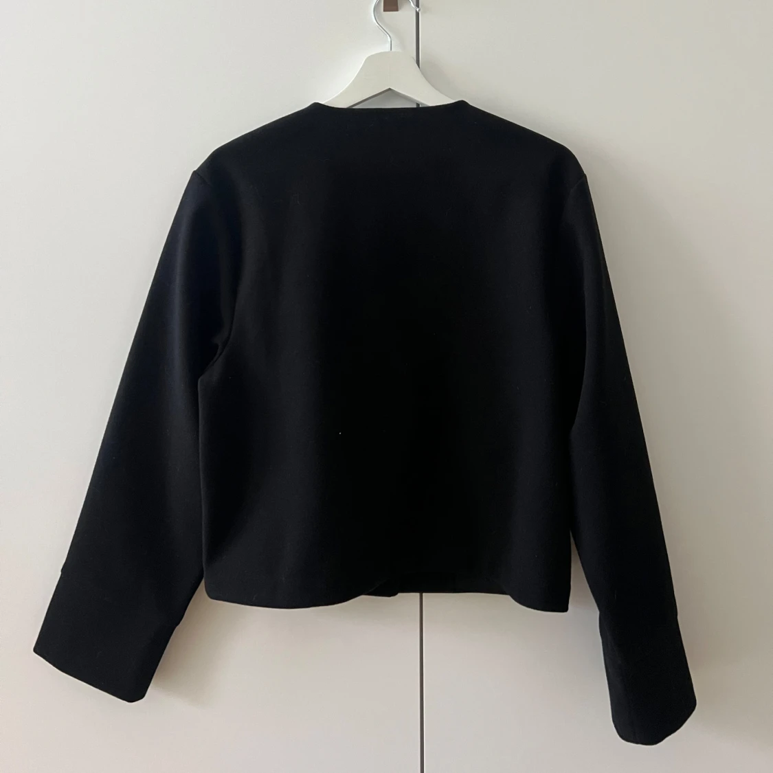 Svart kappa från Gina Tricot - 1