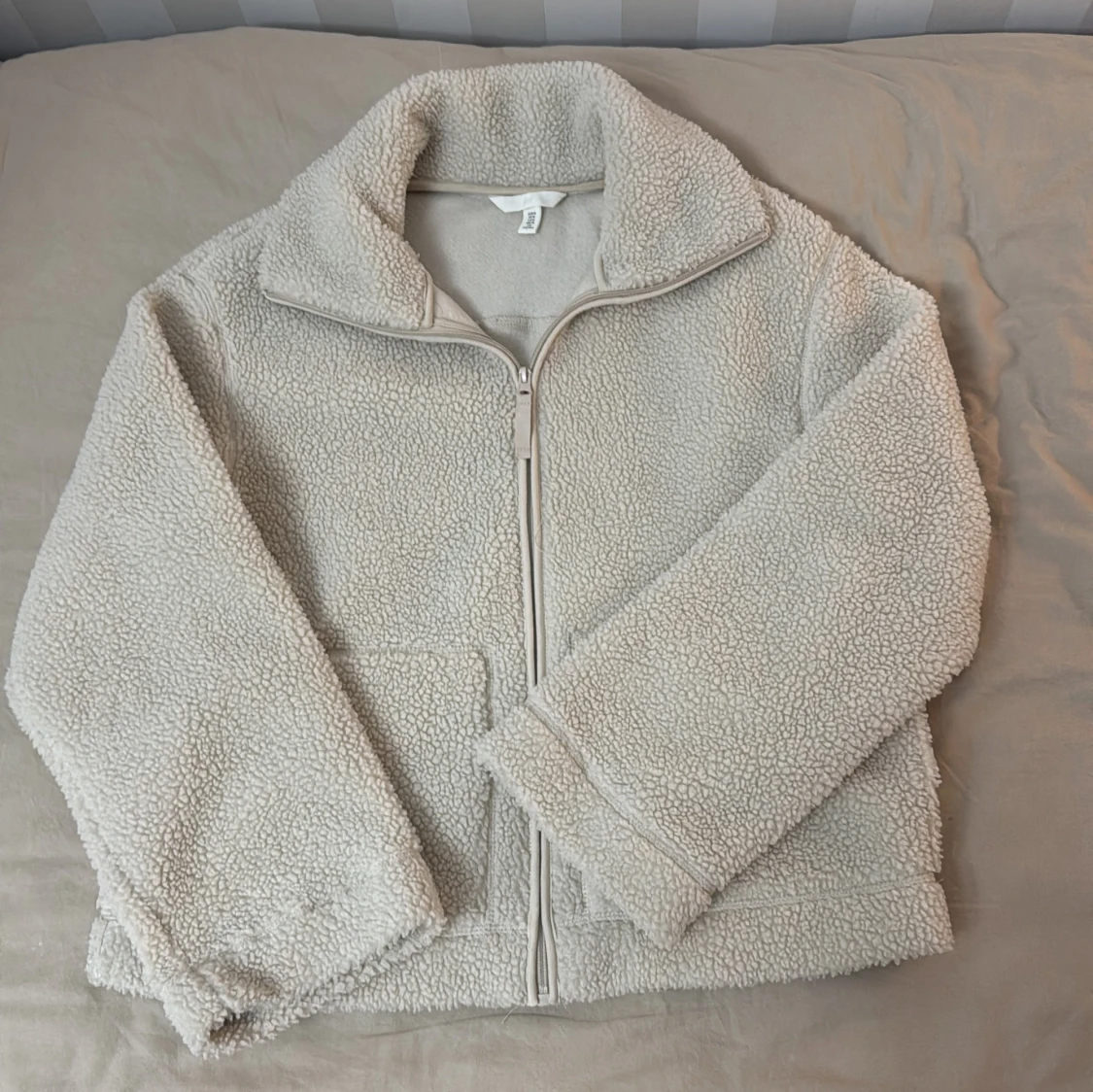 Beige teddyjacka med dragkedja - 3