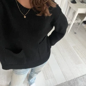 Zara tröja - Söt tröja från zara i storlek s. Tröjan är i bra skick men lite nopprig.