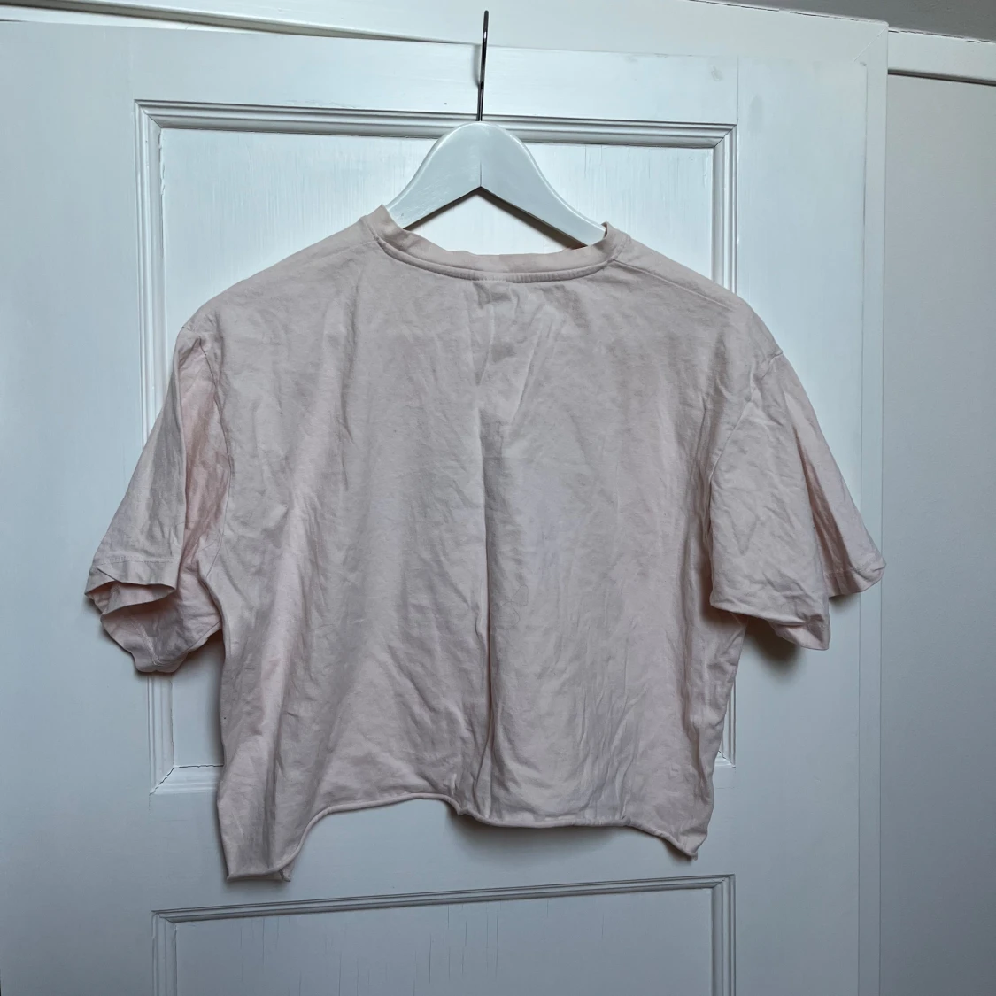 Rosa croppad t-shirt med tryck - 90