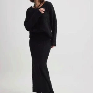 Stickat set - Stickat set från NA-KD i strl. S. Fint skick & inga fläckar eller skador.☀️