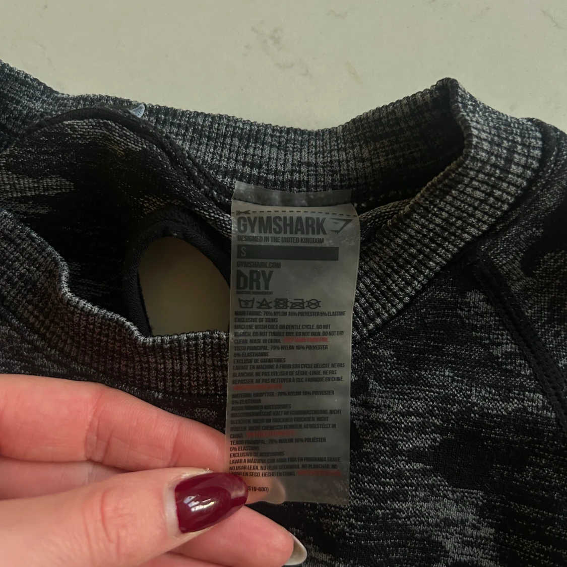 Svart camo träningströja från Gymshark - 39