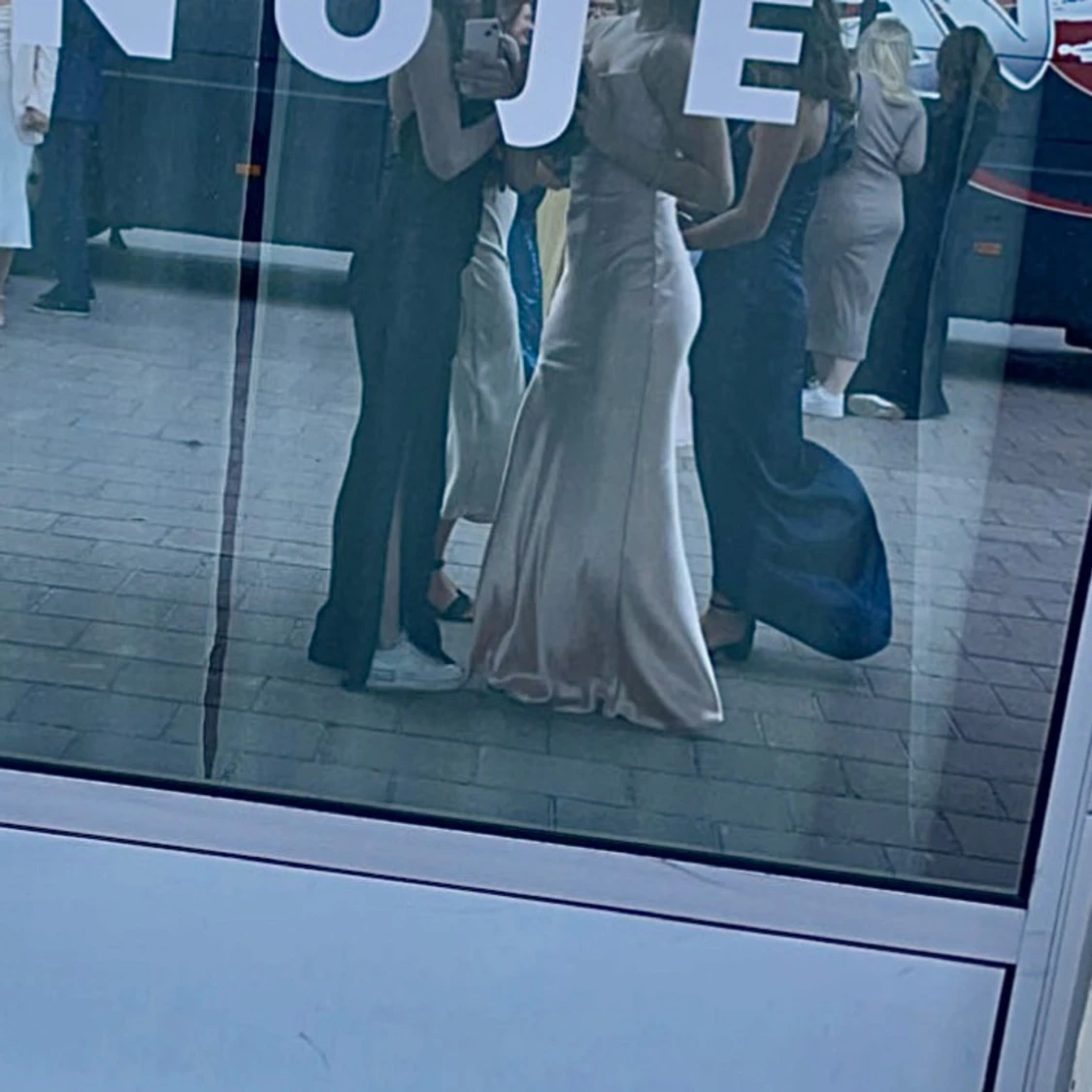 Ljusrosa långklänning med slits - 90