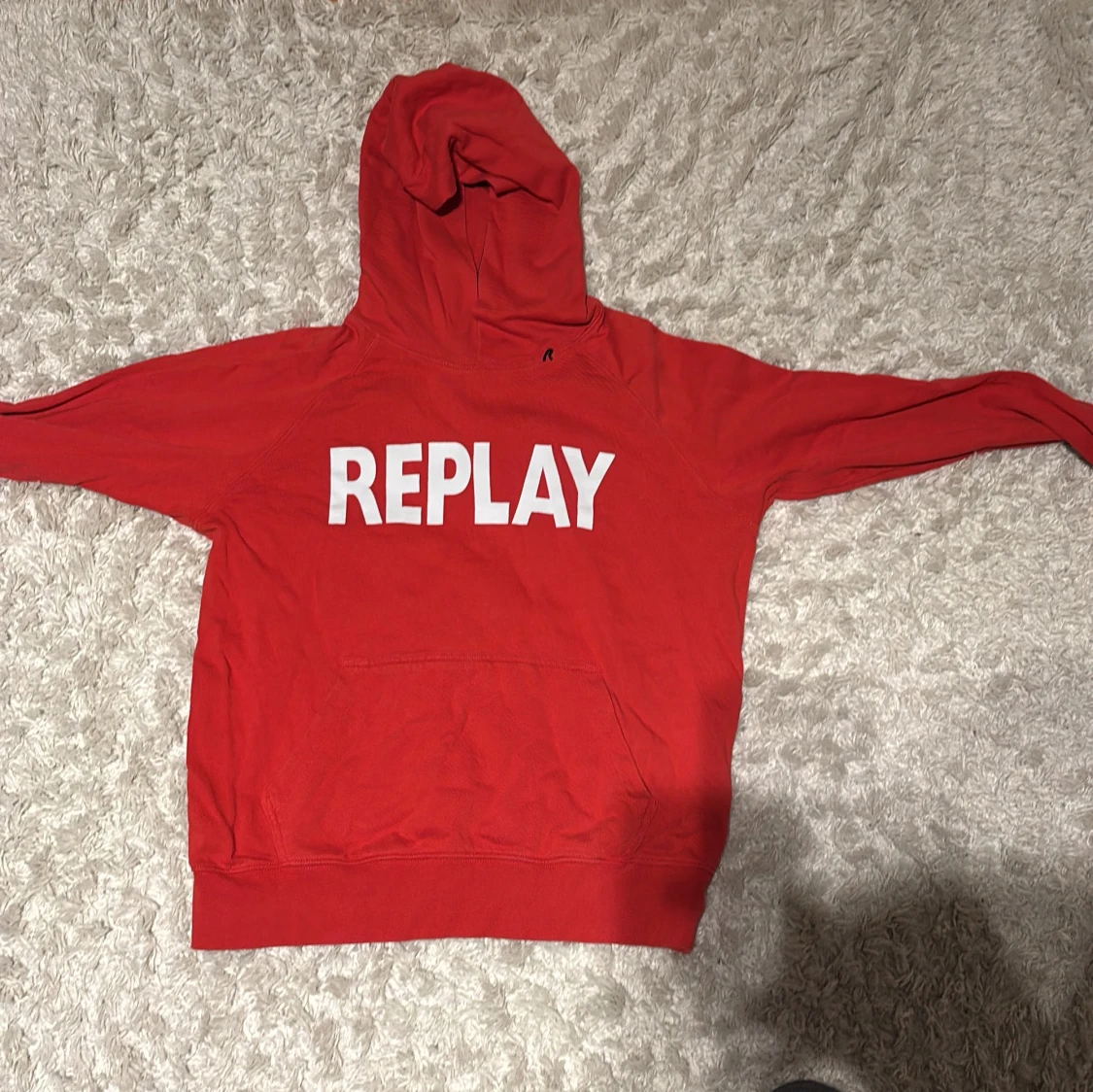 Röd hoodie från Replay