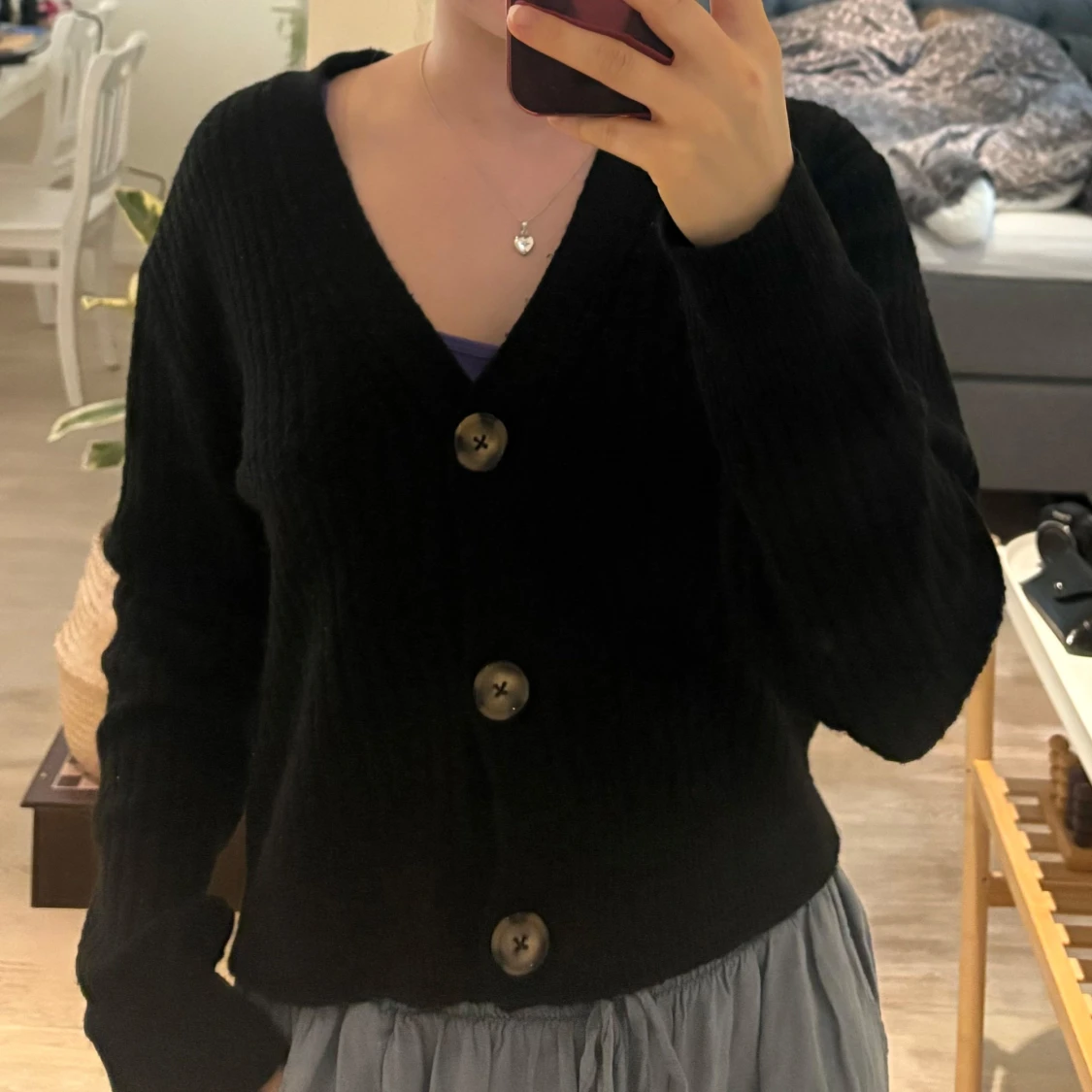 Svart ribbad kofta med knappar - 93