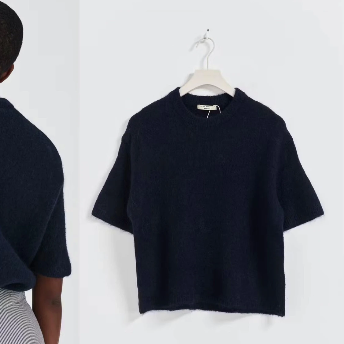 Mörkblå stickad t-shirt