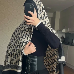 Hijab helt ny - Helt ny svart hijab 