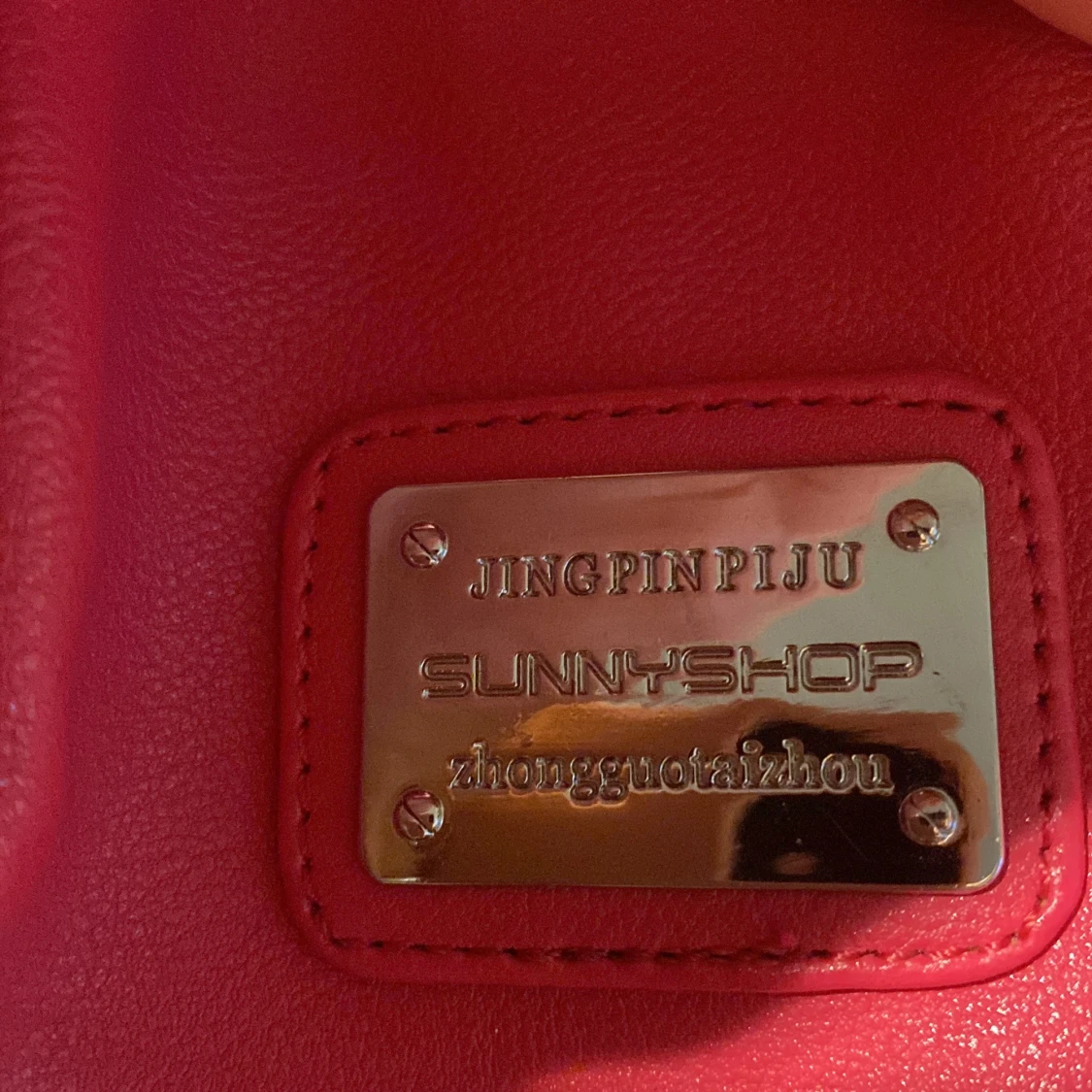 Röd handväska från Sunnyshop - 92