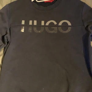 Hugo boss - Skicket på tröjan är bra 