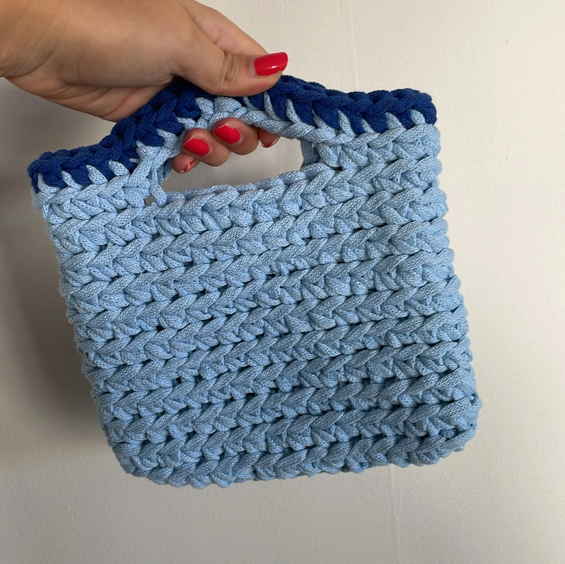 Virkad väska - Blå