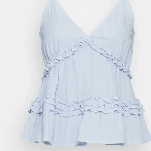 Yasanino linne  - Bra skick. Aldrig använd bara provad. Köpt från zalando hemsida.