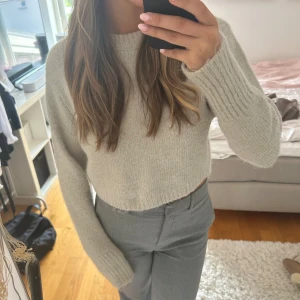 Grå stickad tröja 💕💕 - Stickad tröja från zara i ljusgrå! Storlek S 🤗
