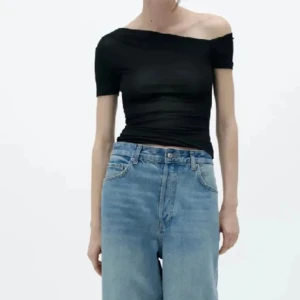 Zara topp - Säljer denna skitsnygga tröjan som inte kommer till användning💕