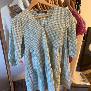 Klänning - Fin klänning i strl S🥰