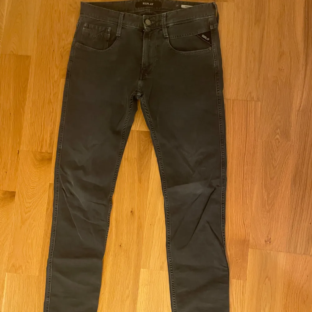 Otroligt snygga jeans till hösten och skolstarten! Nypris: 1499kr Inga defekter.. Jeans & Byxor.