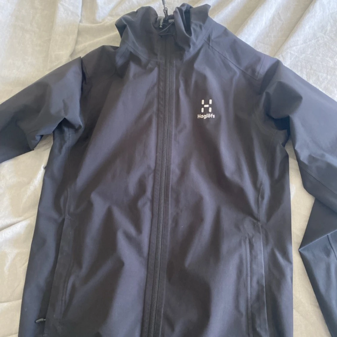 Svart regnjacka från Haglöfs