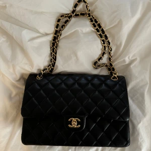 Väska - Köpt denna väskan utomlands  Väldigt bra kvalite ser real ut  Äkta läder  