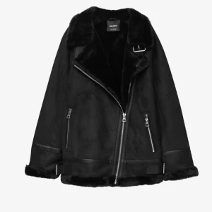 Jacka - Hej, säljer denna fina jacka dom ja köpt på Zalando förra året. Den är i jätte bra skick och har använt ett par gånger. Säljer pågrund av att jag inte gillar hur den ser ut på mig. Den är i storlek M. Passar mig Som vanligtvis bär M