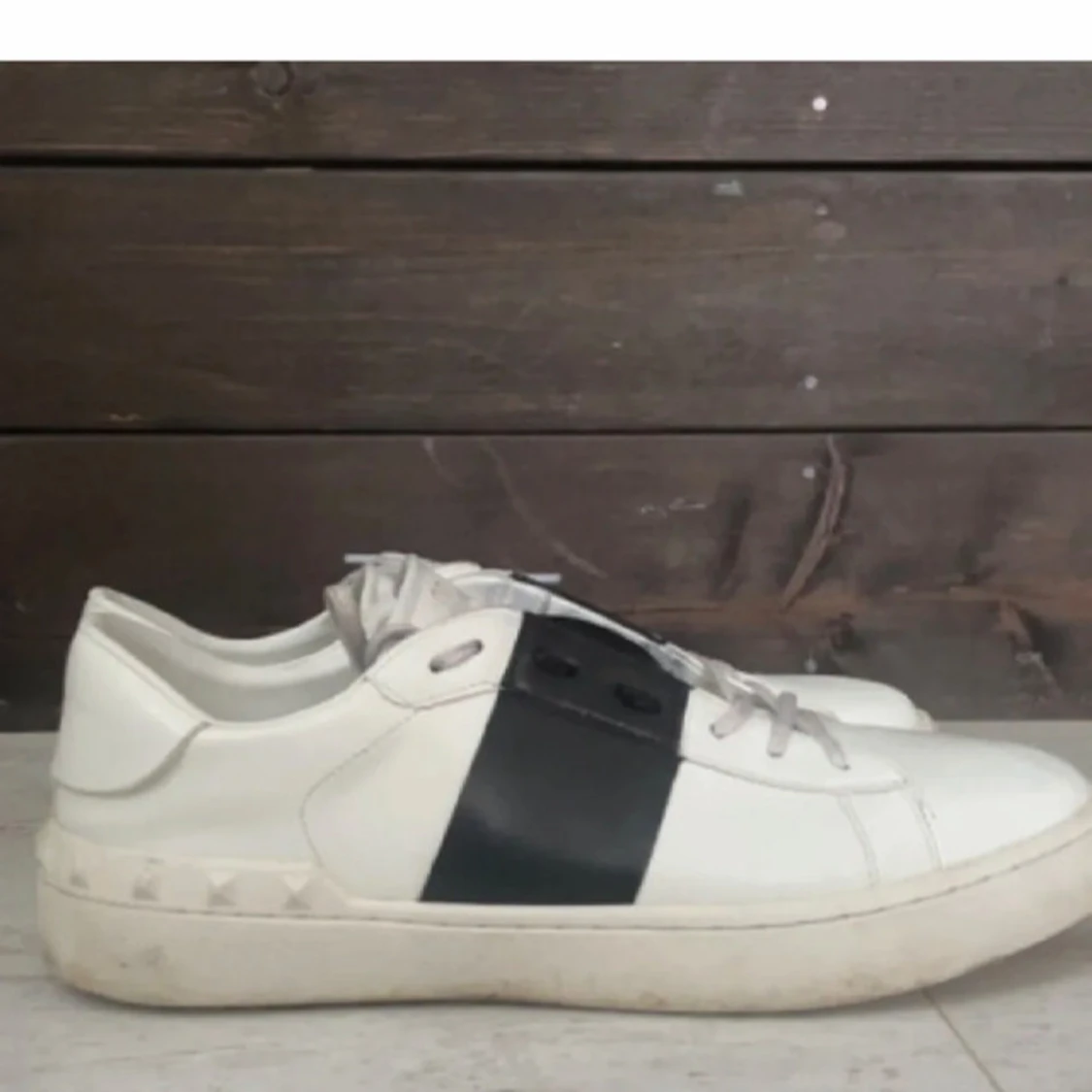 Valentino opens  - 90