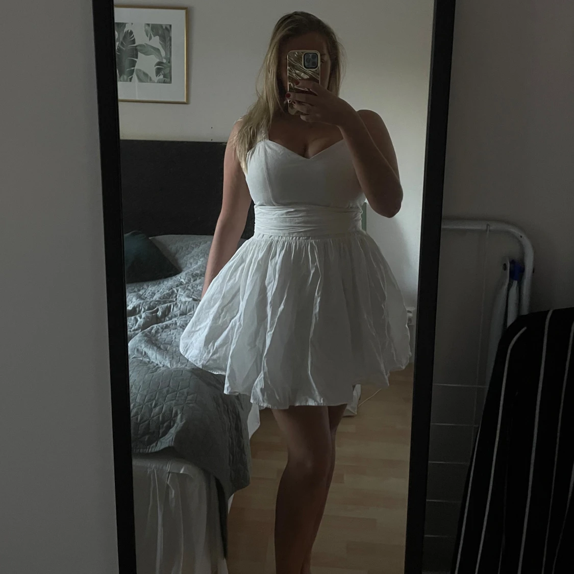 Vitt gullig klänning