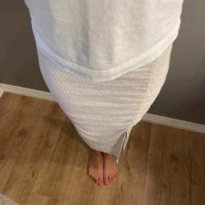 Stickad kjol  - En jätte fin oanvänd kjol från only!! 