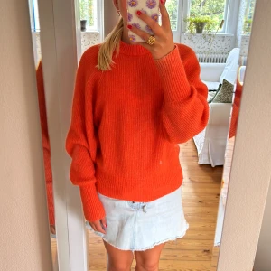 Tjocktröja - En orange väldigt skön trocktröja