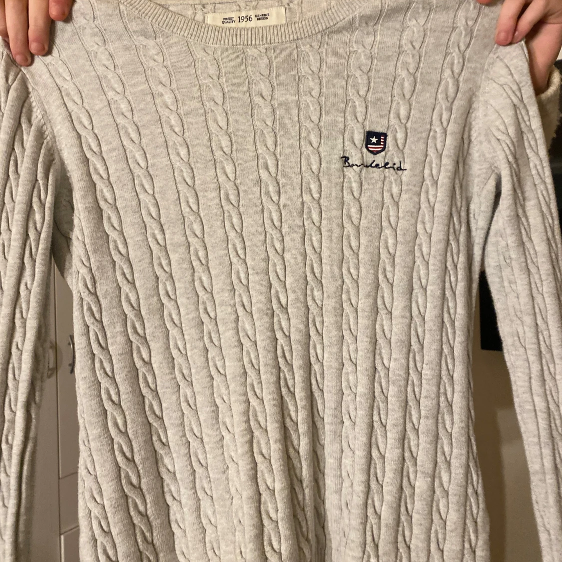 Grå stickad tröja från Barbour