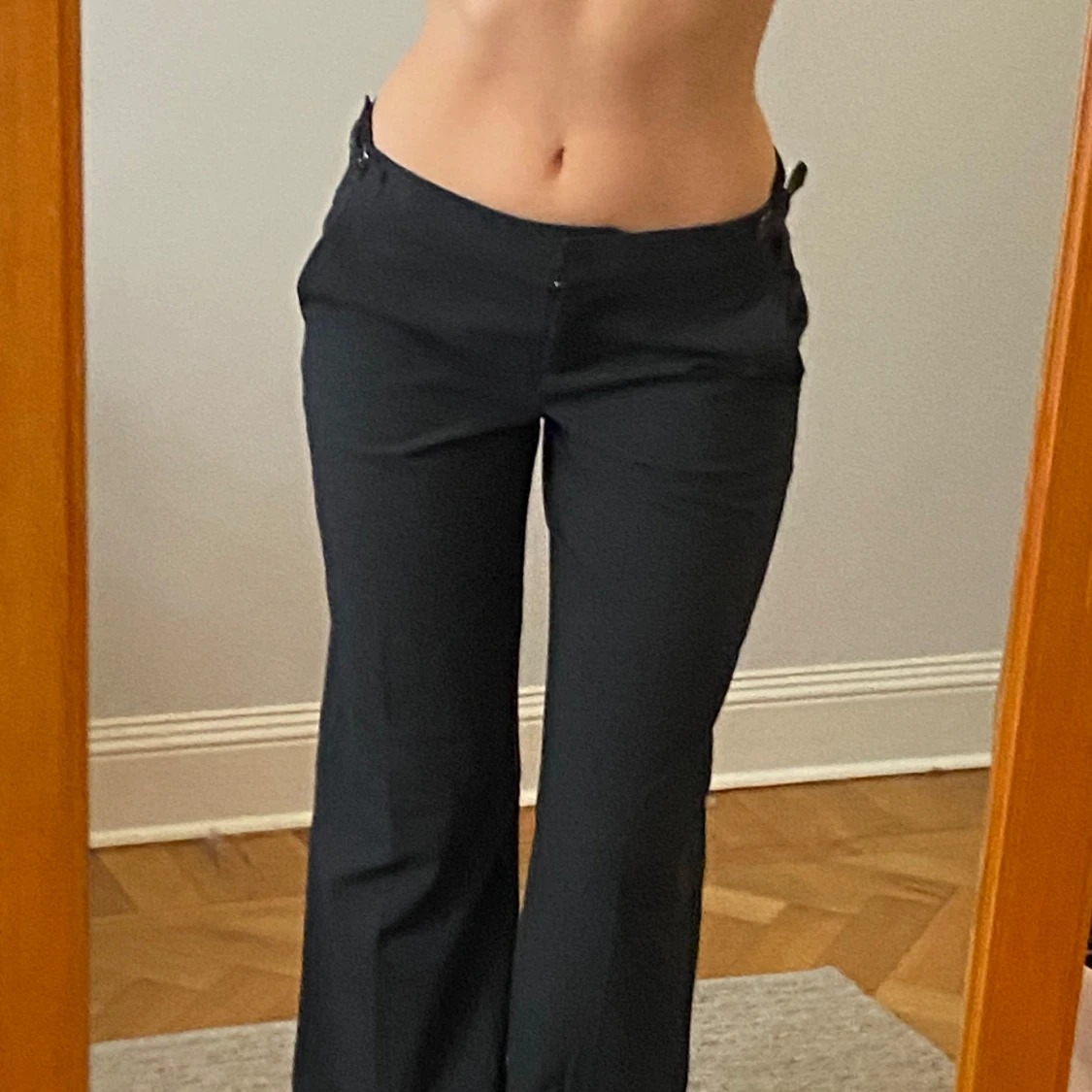 Mörkgrå kostymbyxor lowwaist lågmidjade - 1