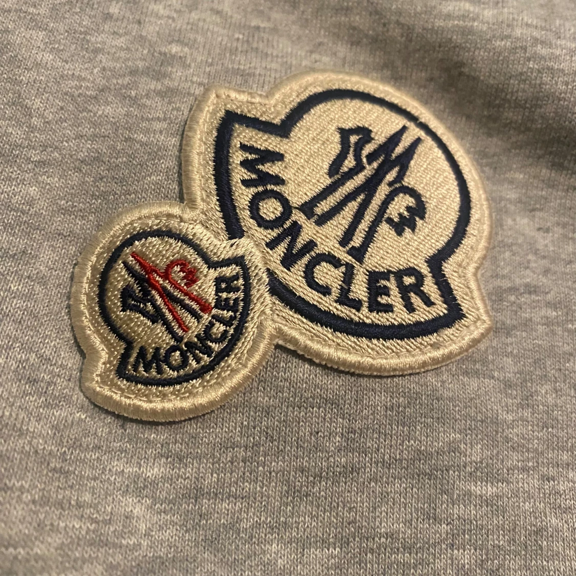 Grå Moncler zipup - 91