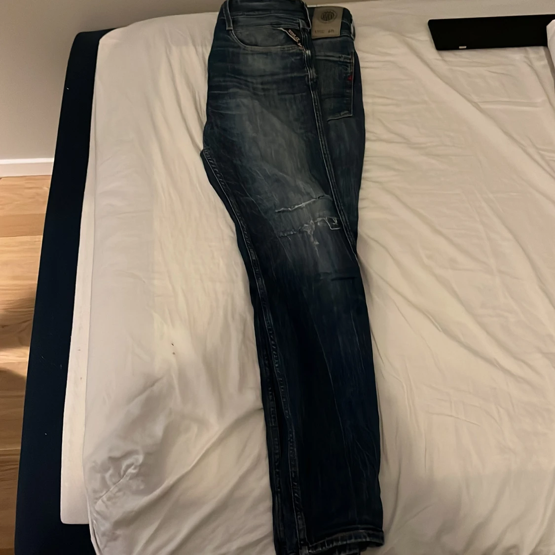 Blå Anbass Replay jeans med slitningar - 4