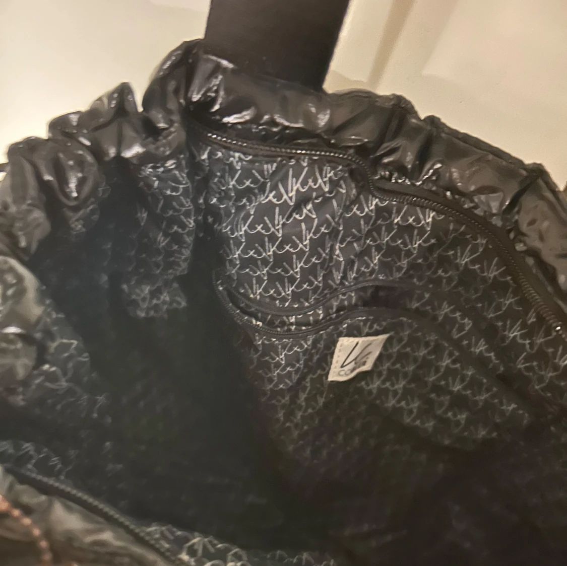 Med prislapp axelväska från K.Cobler - 1