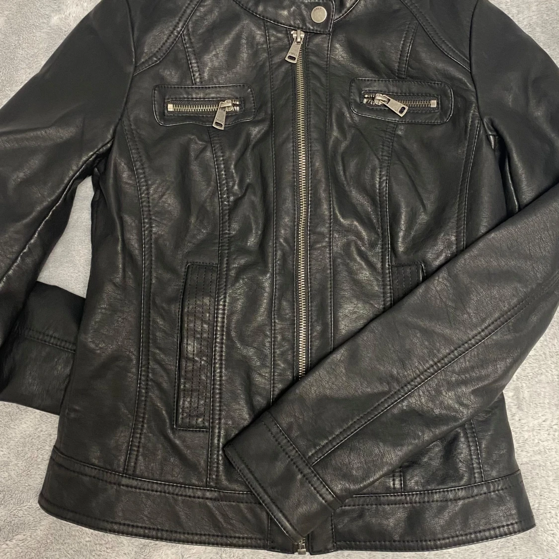 Snygg skinnjacka  - 90