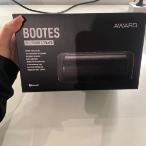 Helt ny högtalare - En helt ny och oanvänd högtalare från award kvar i förpackningen.
